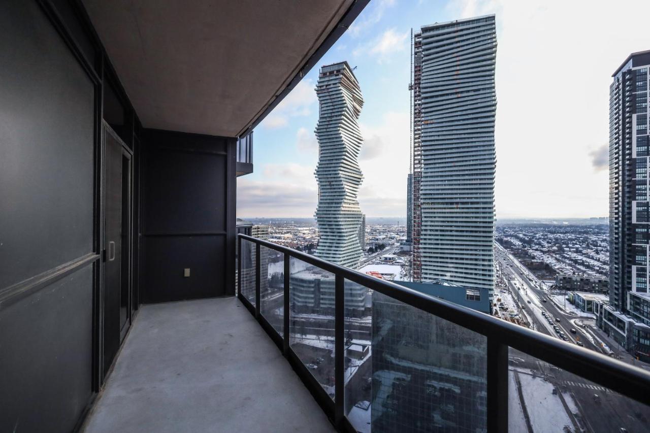 Luxury Apartments In Mississauga Exterior foto